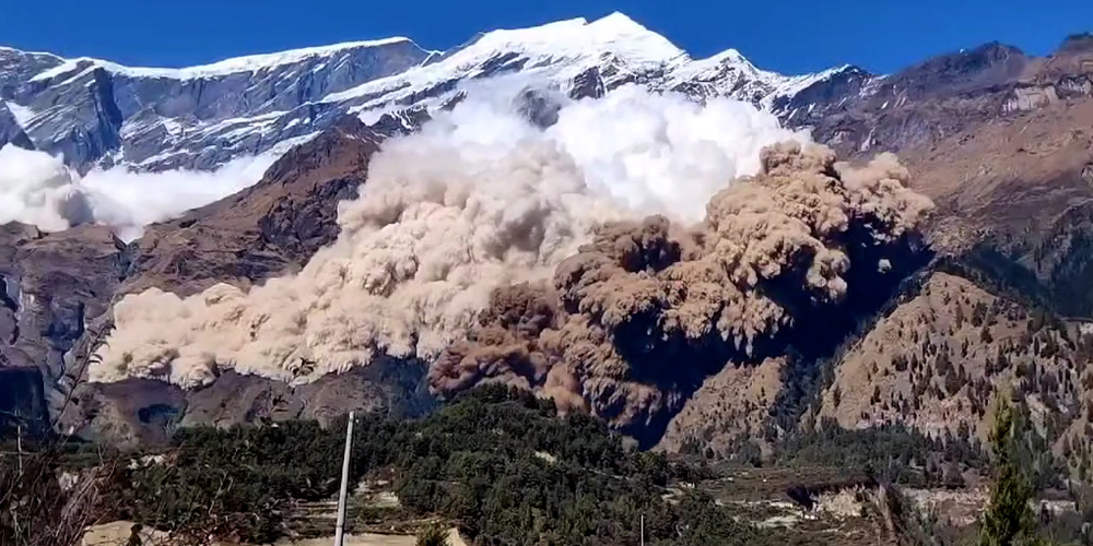 Mustang Avalanche Biggest Since 1954 (VIDEO)